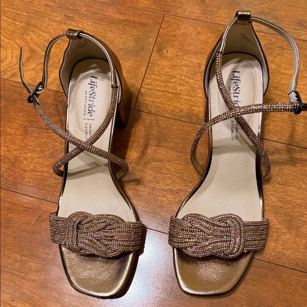 Life Stride Women's Metallic Bronze Heels